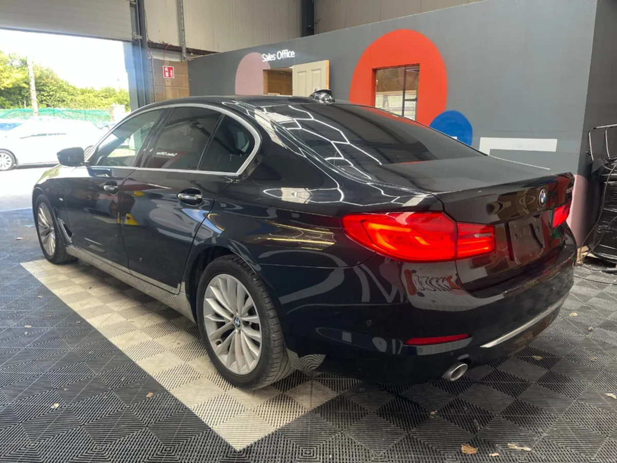 BMW 5-Series 2017 BMW 523D AUTOMATIC LUXURY / CRUI - Image 4