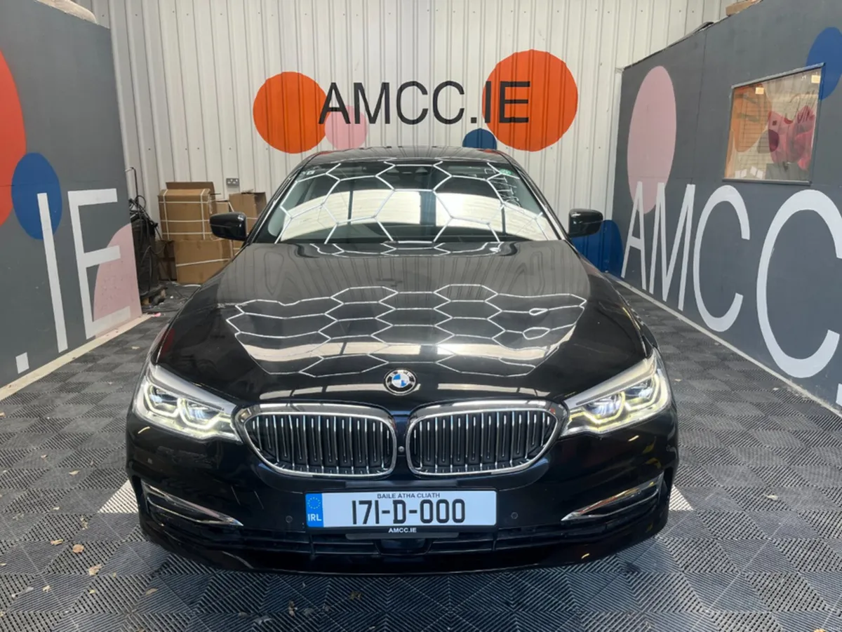 BMW 5-Series 2017 BMW 523D AUTOMATIC LUXURY / CRUI - Image 2