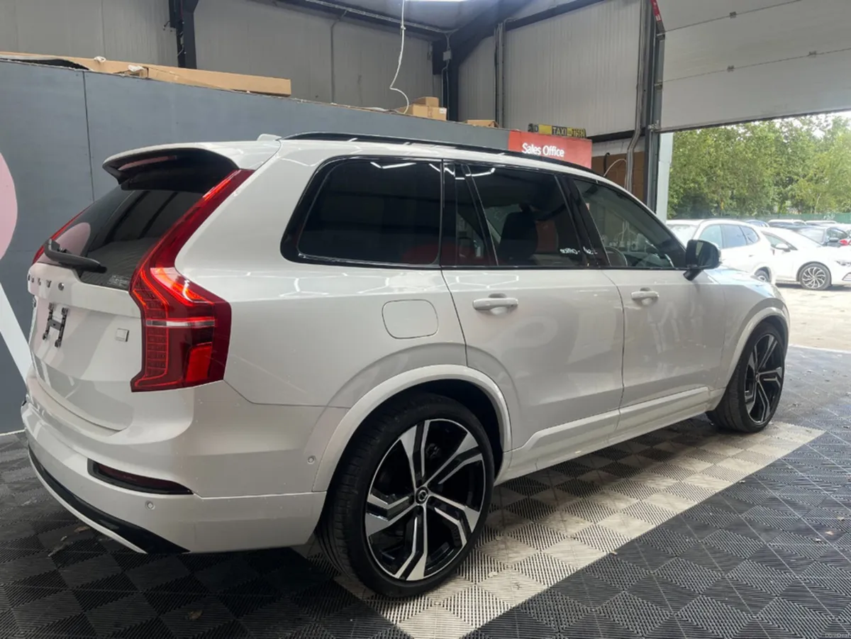 Volvo XC90 2023 XC90 4WD RECHARGE ULTIMATE T8 AWD - Image 3