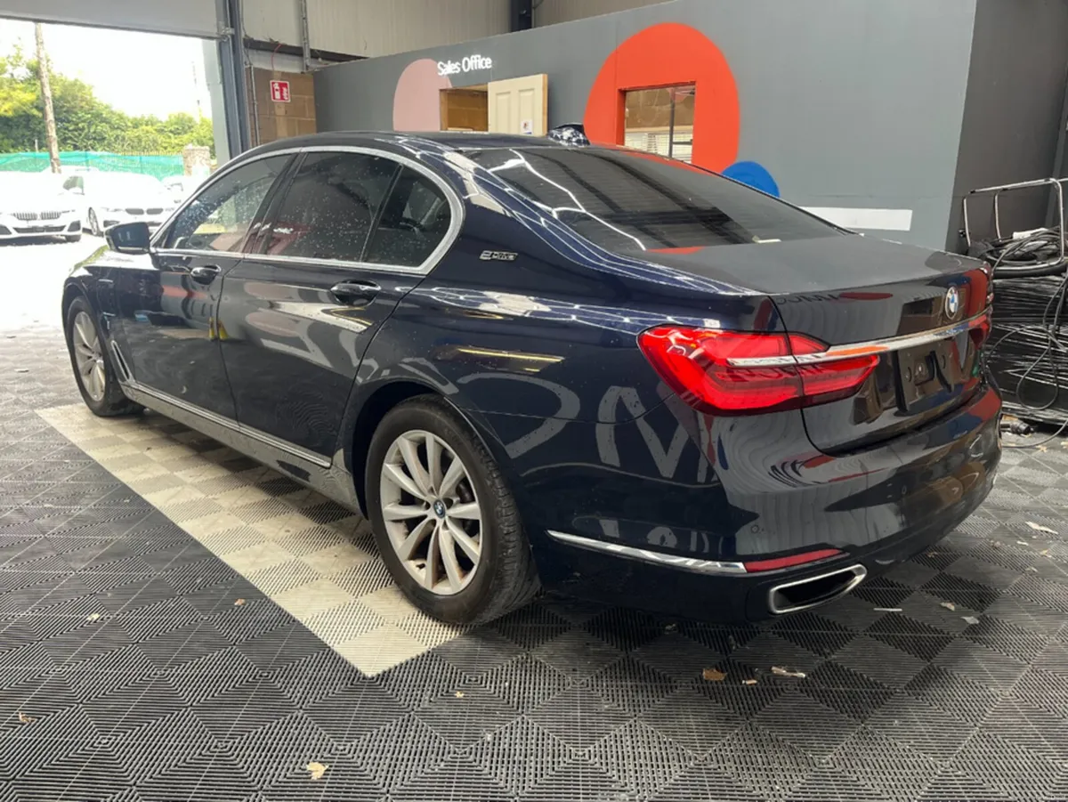 BMW 7-Series 2017 BMW 740E IPERFORMANCE EXECUTIVE - Image 5