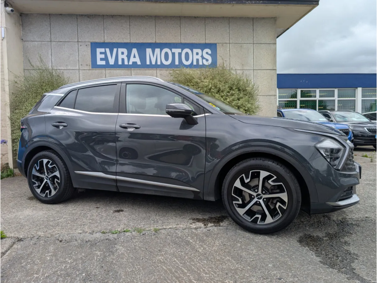 Kia Sportage K3 MHEV MANUAL 1.6 PETROL //HALF LEAT - Image 3