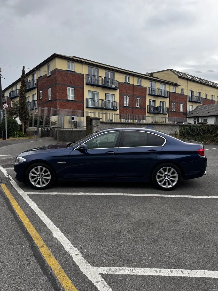 BMW 5-Series 2010 - Image 6