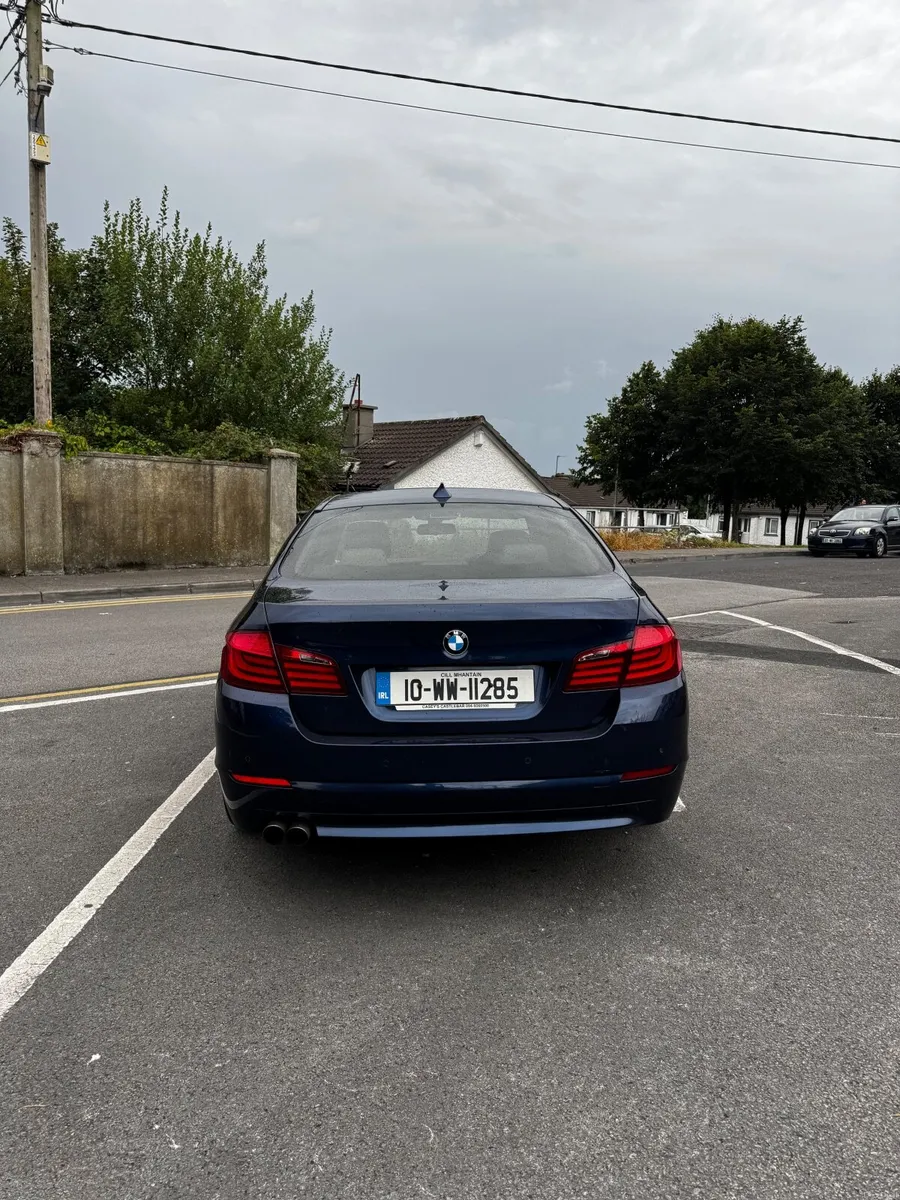BMW 5-Series 2010 - Image 4