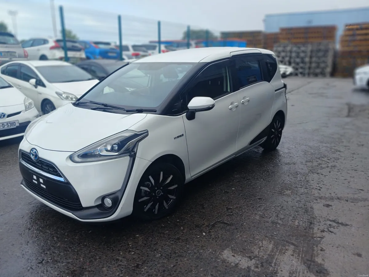 2017 Toyota Sienta Hybrid 7 Seater Automatic - Image 1