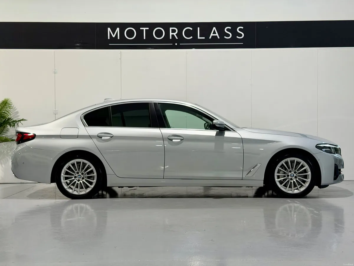 2021 BMW 5 Series 530E 2.0 Petrol Plug In Hybrid - Image 5