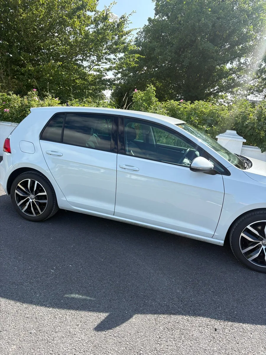 Volkswagen golf - Image 4
