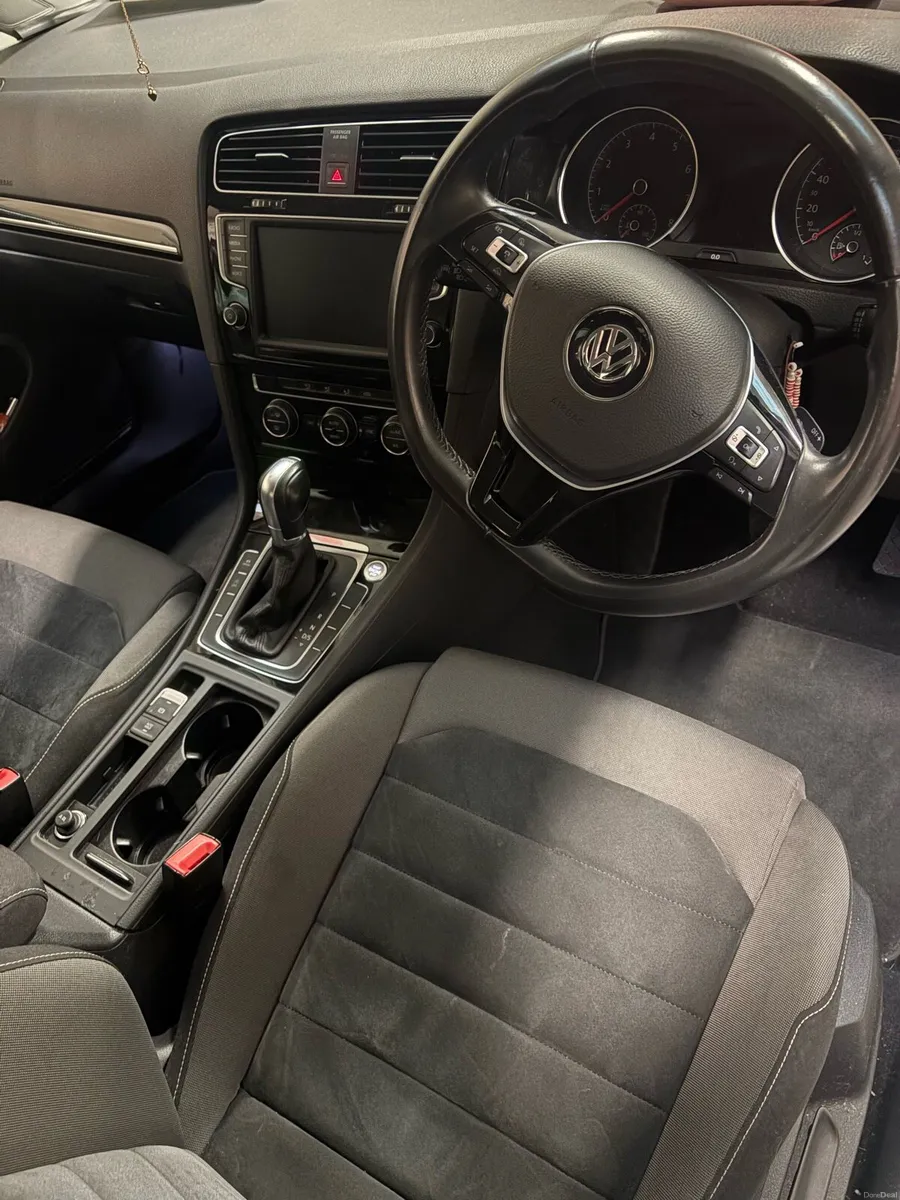 Volkswagen golf - Image 6