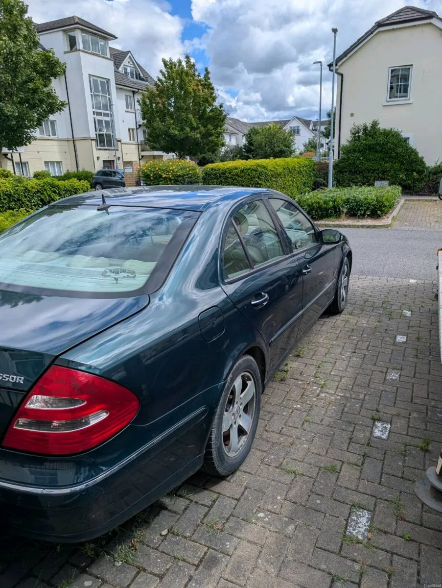 Mercedes E200 - Image 2