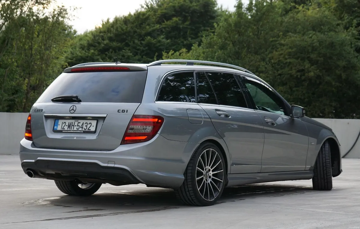 Mercedes-Benz C-Class 2012 - Image 2