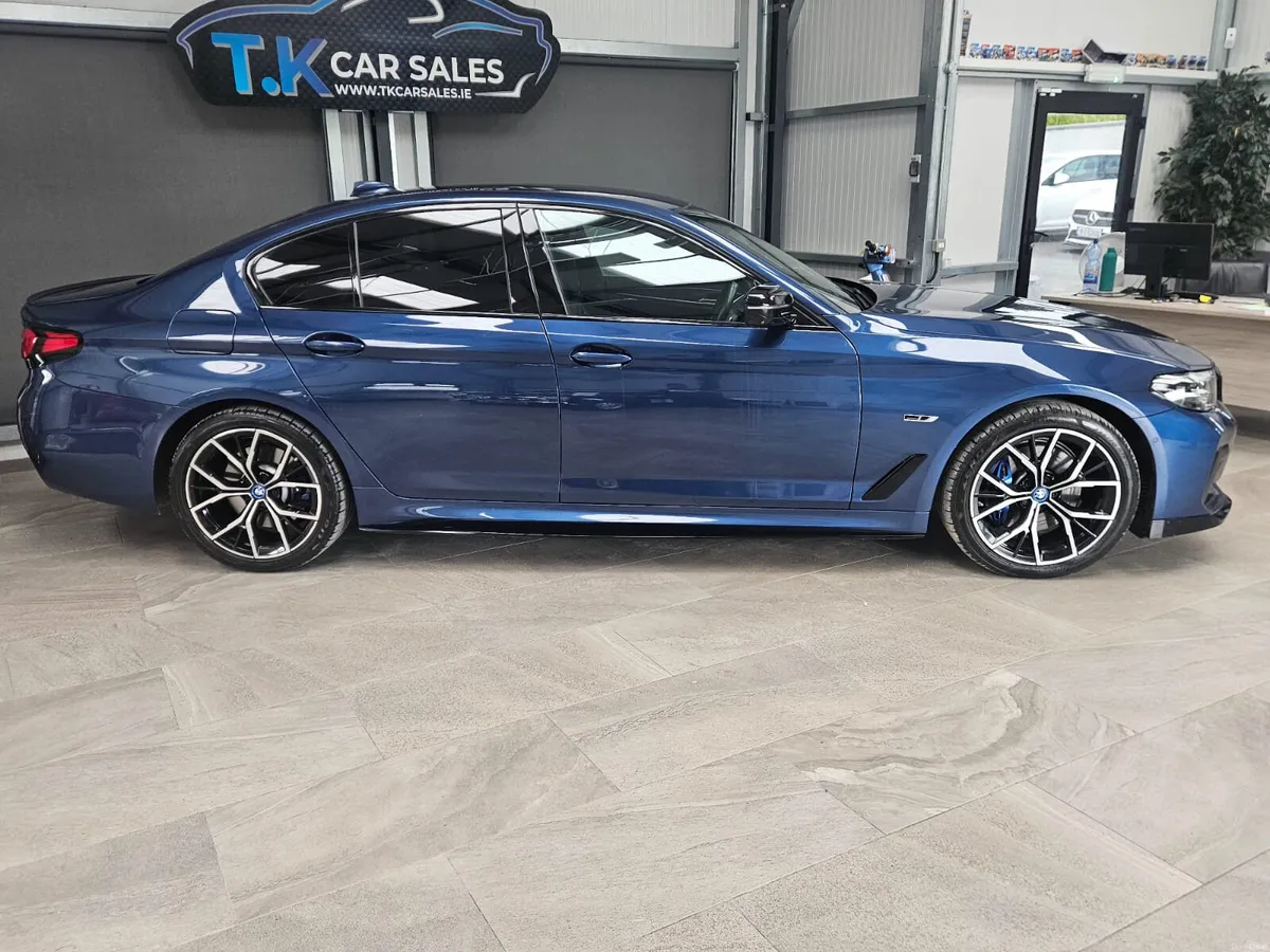 221 BMW 530 SERIES M-SPORT PLUG IN HYBRID - Image 2