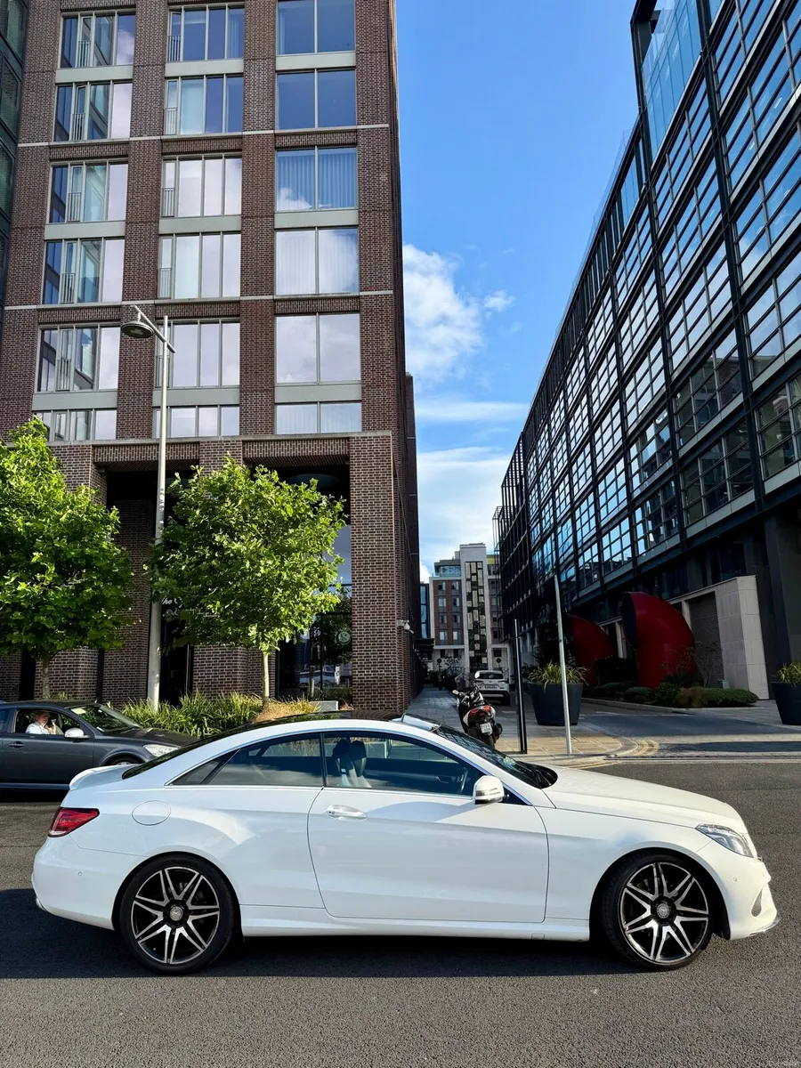 Mercedes Benz E-Class Coupe E220D AMG Line-Sunroof - Image 4