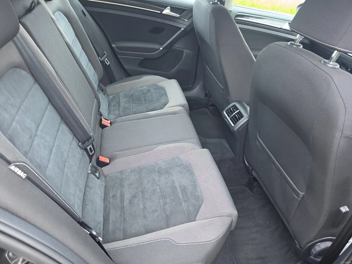 Volkswagen Golf 2014 - Image 2