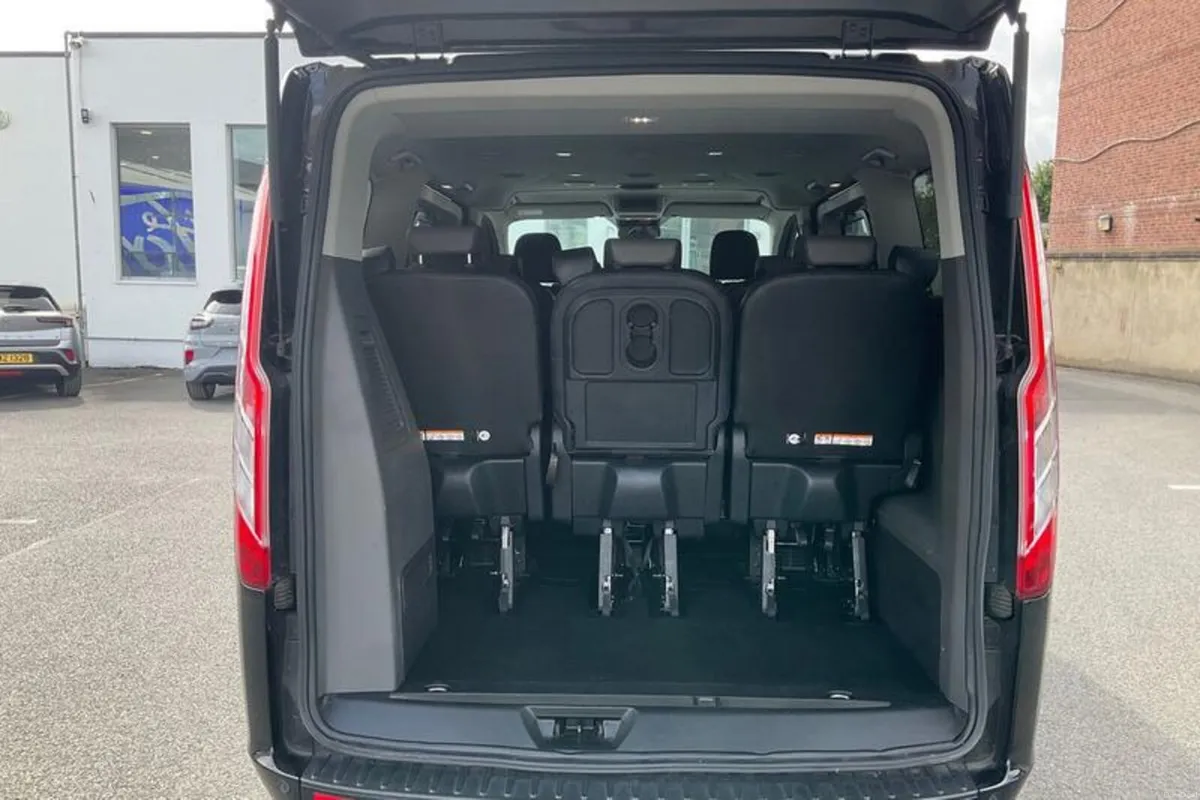 Ford Tourneo Custom L1  FWD 2.0 EcoBlue 130ps L/R - Image 6