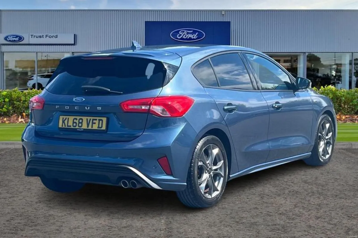 Ford Focus 1.0 EcoBoost ST-Line 5dr - PARKING SENS - Image 4