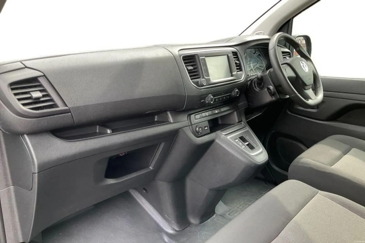 Vauxhall Vivaro 100kW Combi L 50kWh 5dr Auto - Image 3