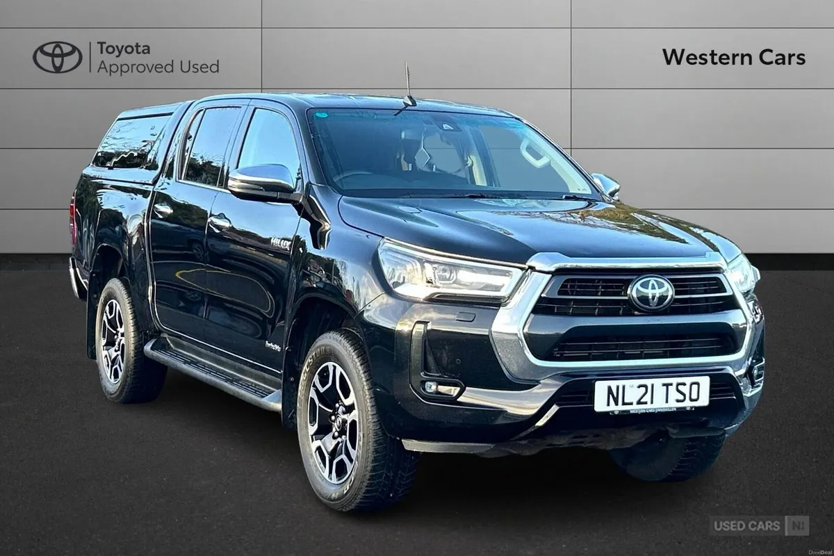 Toyota Hilux 2.8 D-4D Invincible Auto 4WD Euro 6 ( - Image 1