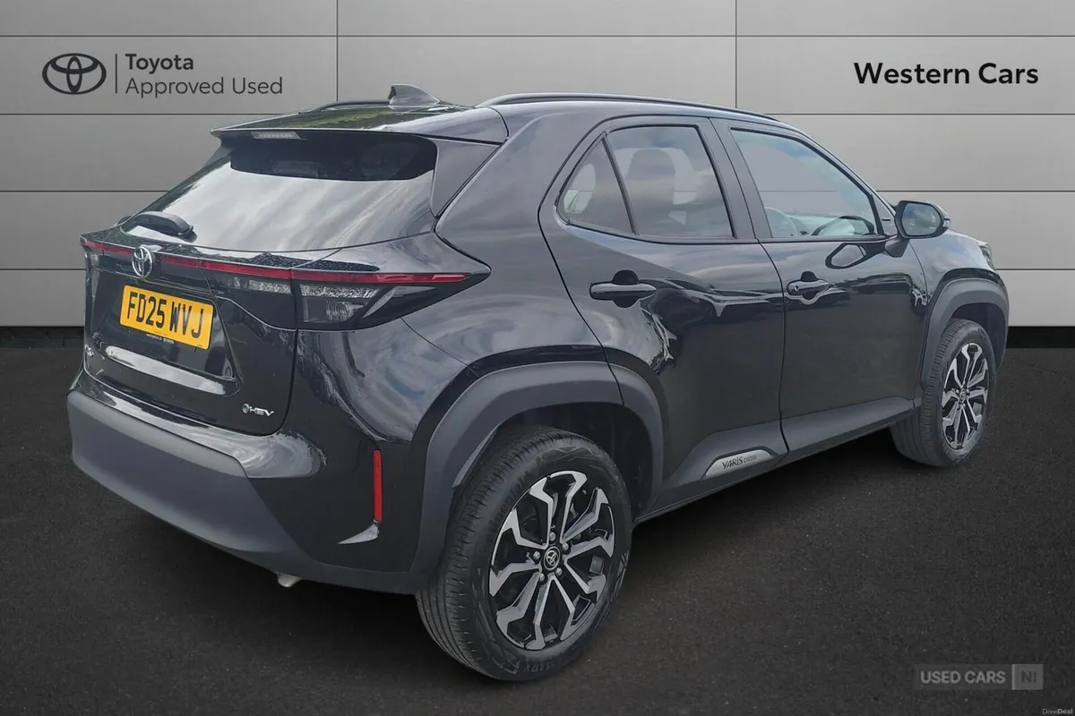 Toyota Yaris Cross 1.5 VVT-h Design E-CVT Euro 6 ( - Image 2