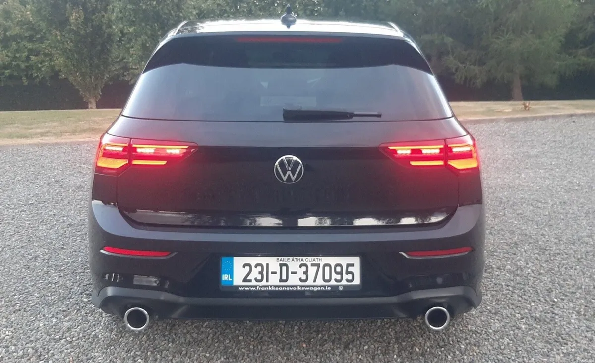 Volkswagen Golf 2023 - Image 2