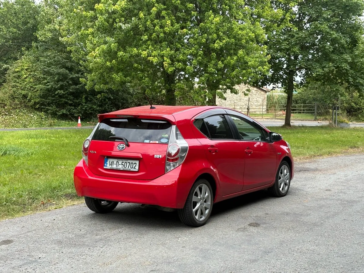 **77000KMS NCT 2027** Aqua 1.5 Hybrid Auto - Image 5