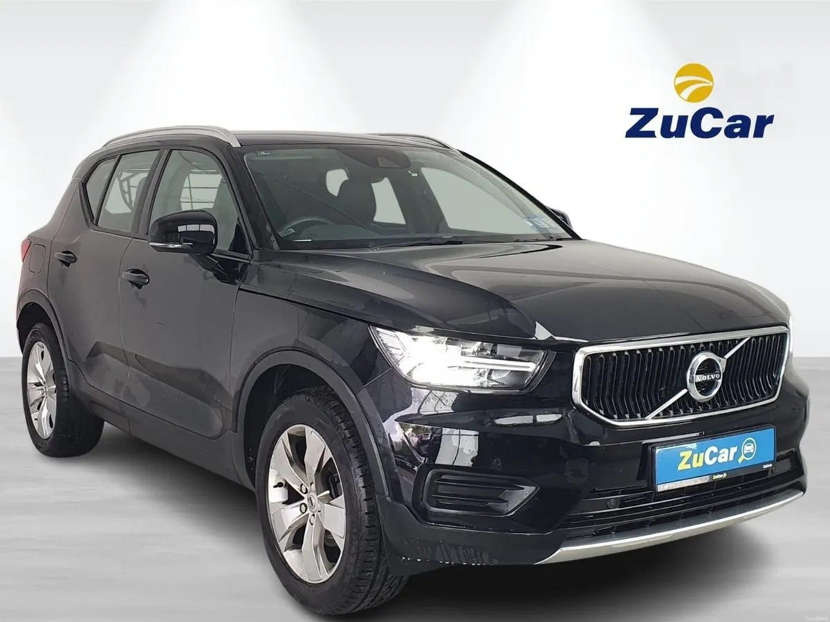 Volvo XC40 Momentum T3 - Image 1