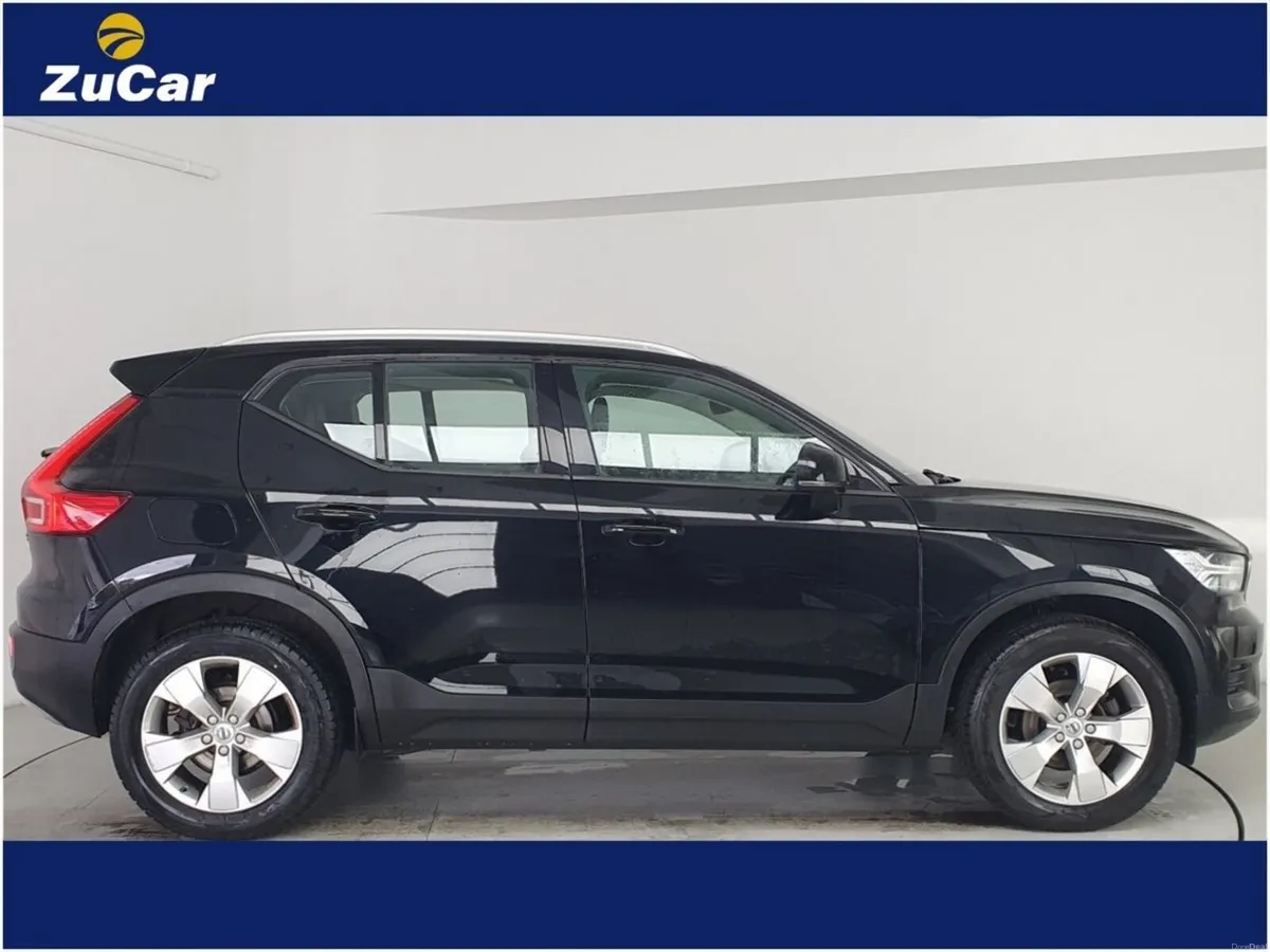 Volvo XC40 Momentum T3 - Image 6