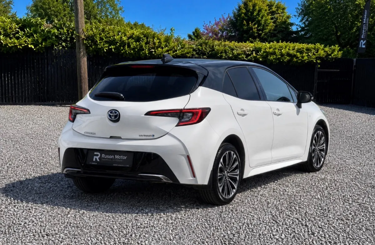 2024 Toyota Corolla 1.8 Hybrid – 22,000 KM - Image 3