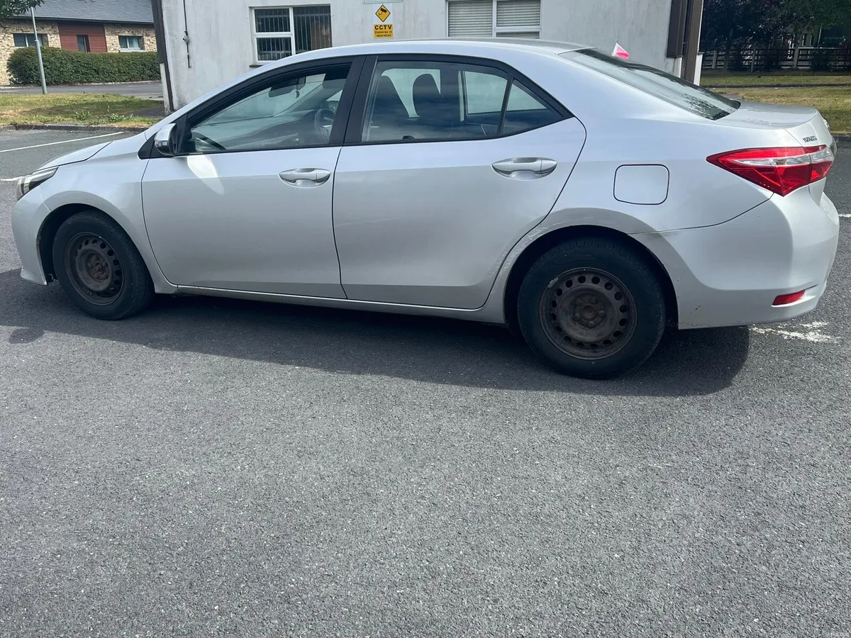 Toyota Corolla - Image 4