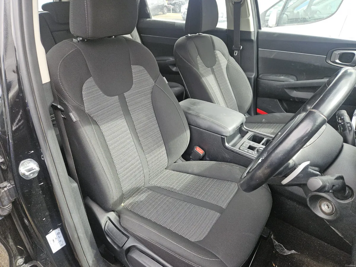 Mar 2023 Kia Sorento 1.6 T-GDi PHEV 2 5dr Auto - Image 6
