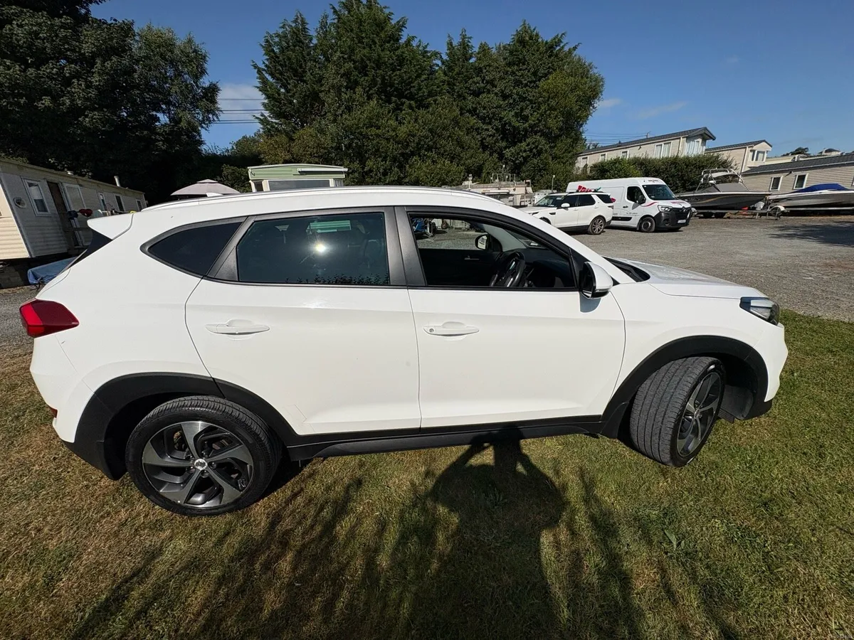 HYUNDAI TUCSON - Image 4