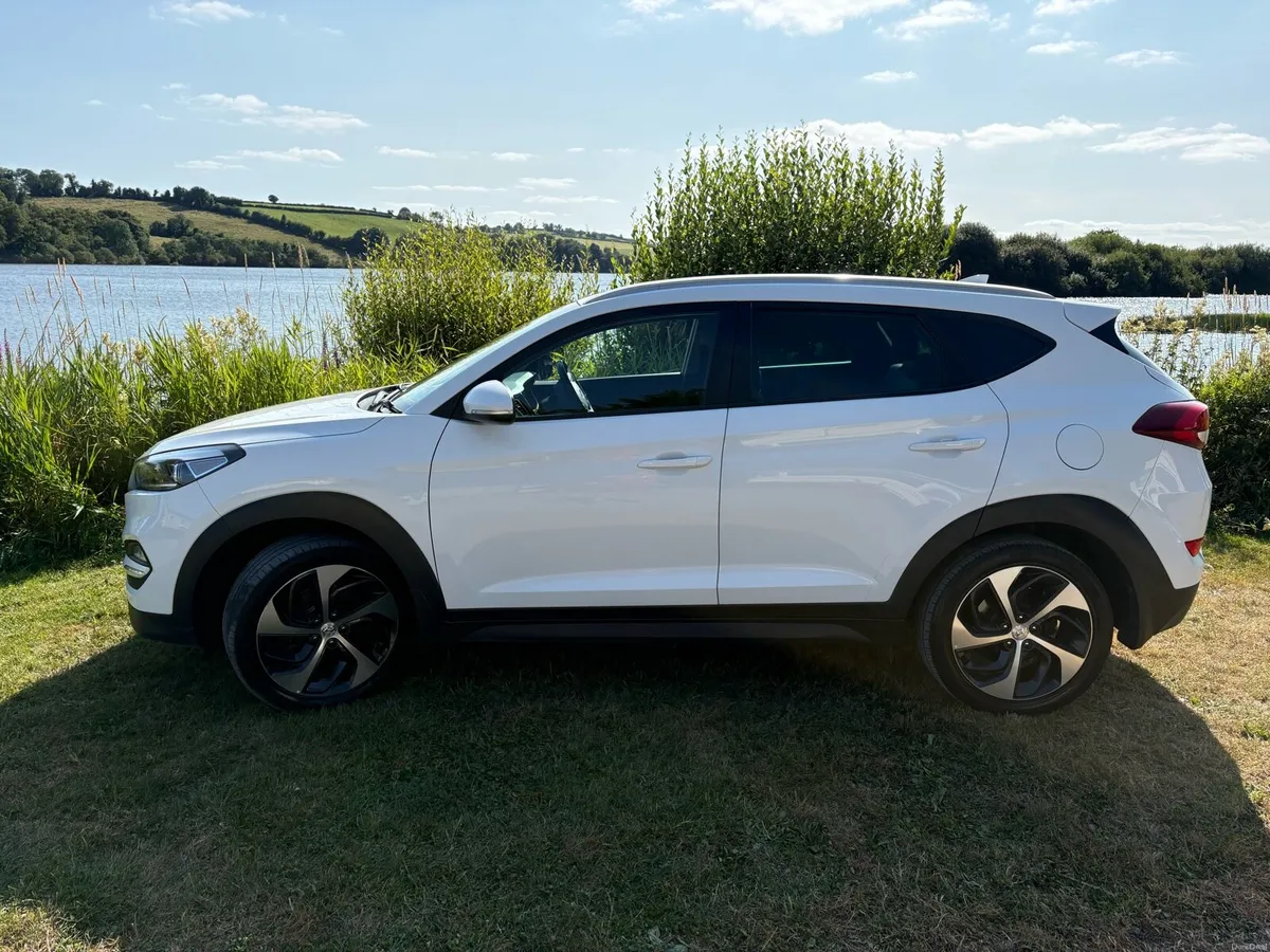 HYUNDAI TUCSON - Image 2