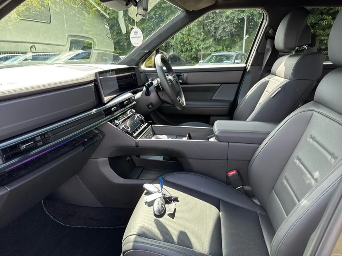Hyundai Santa Fe PHEV PREMIUM CALLIGRAPHY - Image 6