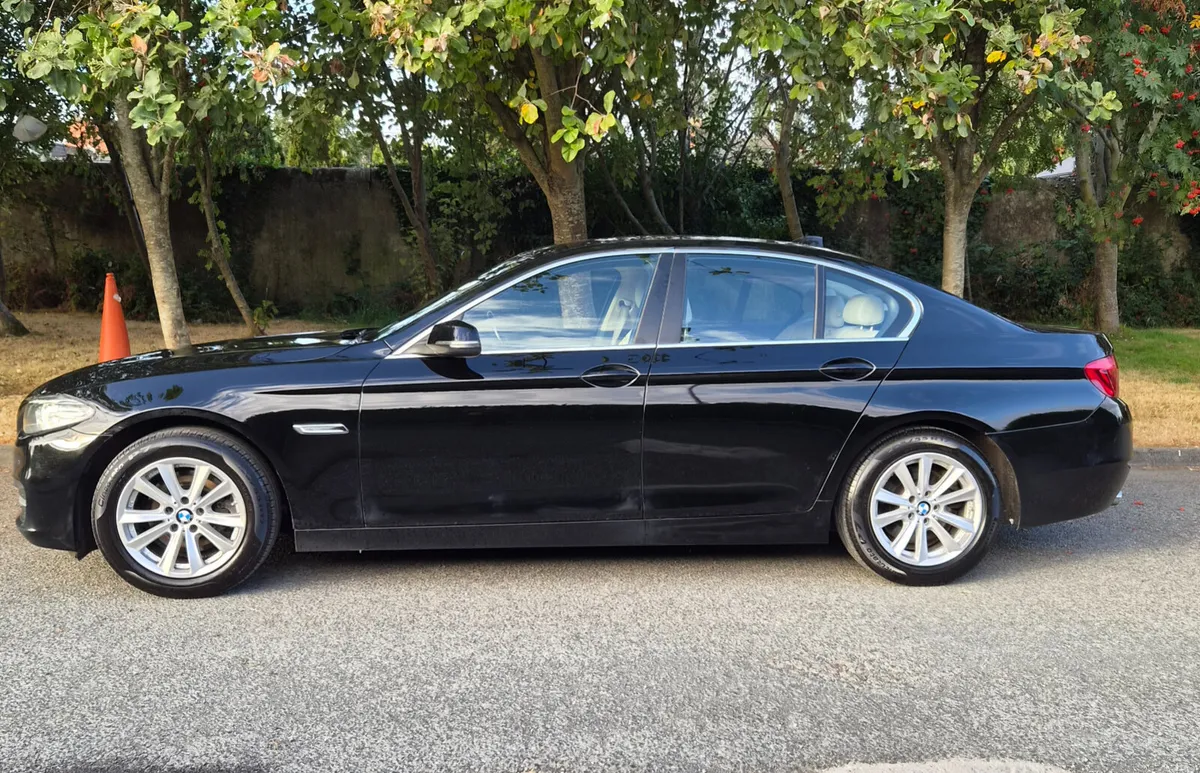 BMW 5-Series 2015- Automatic - Image 4