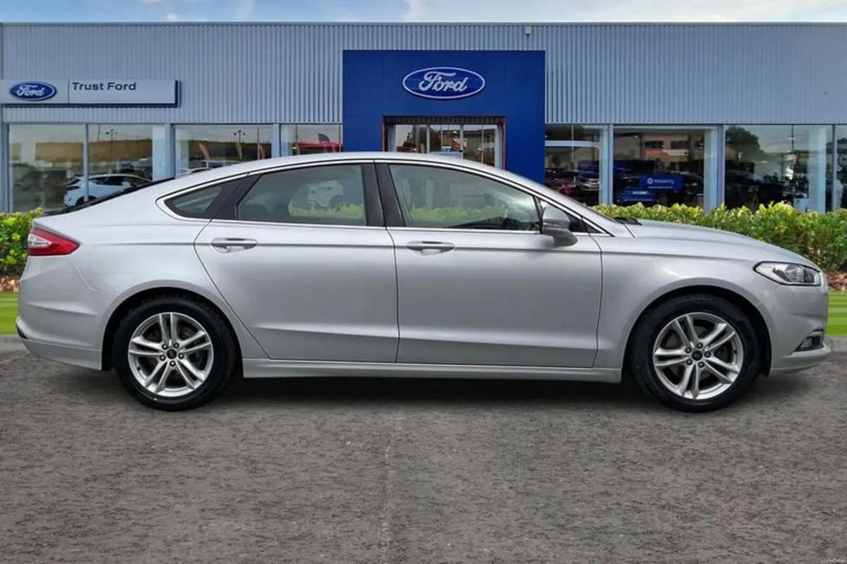 Ford Mondeo 2.0 TDCi Zetec Edition 5dr Powershift - Image 3