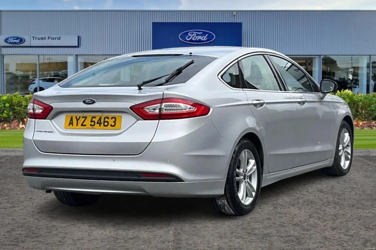 Ford Mondeo 2.0 TDCi Zetec Edition 5dr Powershift - Image 4