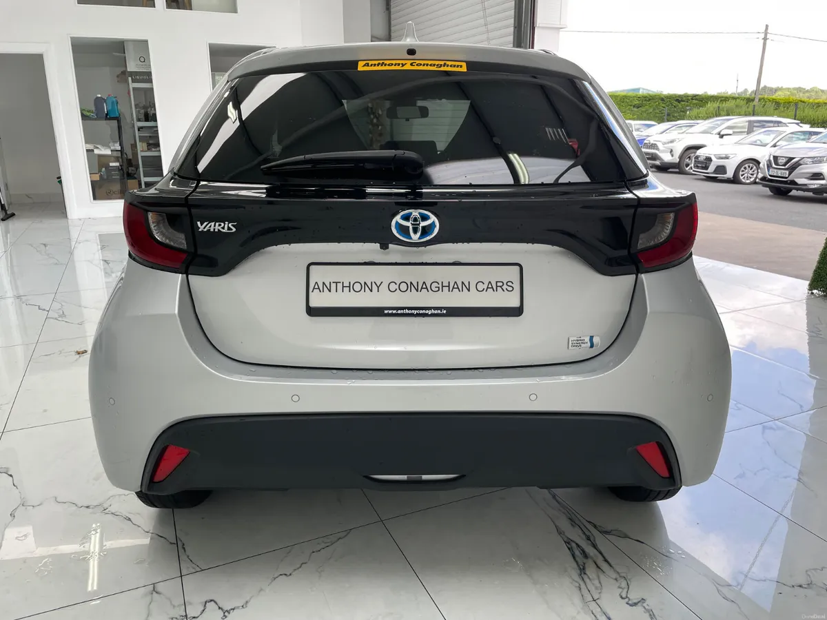 2022 Toyota Yaris - Image 5
