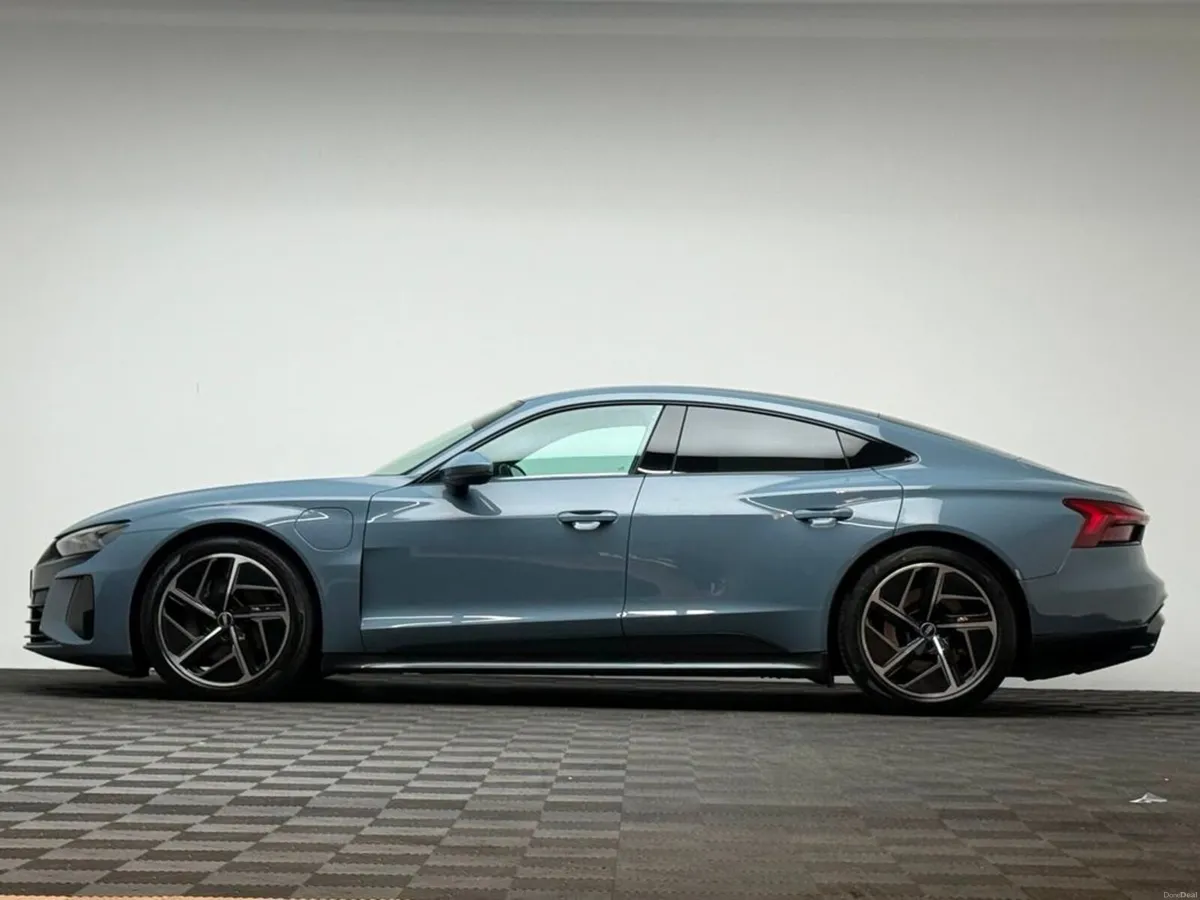 Audi e-tron GT GT 522HP QUATTRO *PAN ROOF* - Image 4