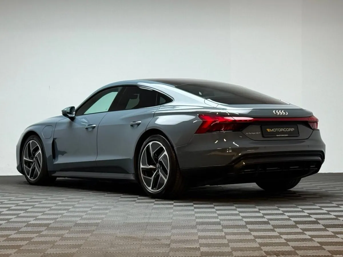 Audi e-tron GT GT 522HP QUATTRO *PAN ROOF* - Image 5
