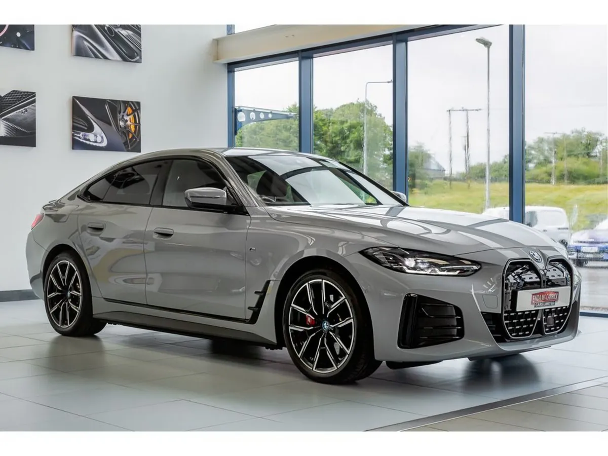 BMW i4 35 M SPORT PRO, COMFORT PACK - Image 2