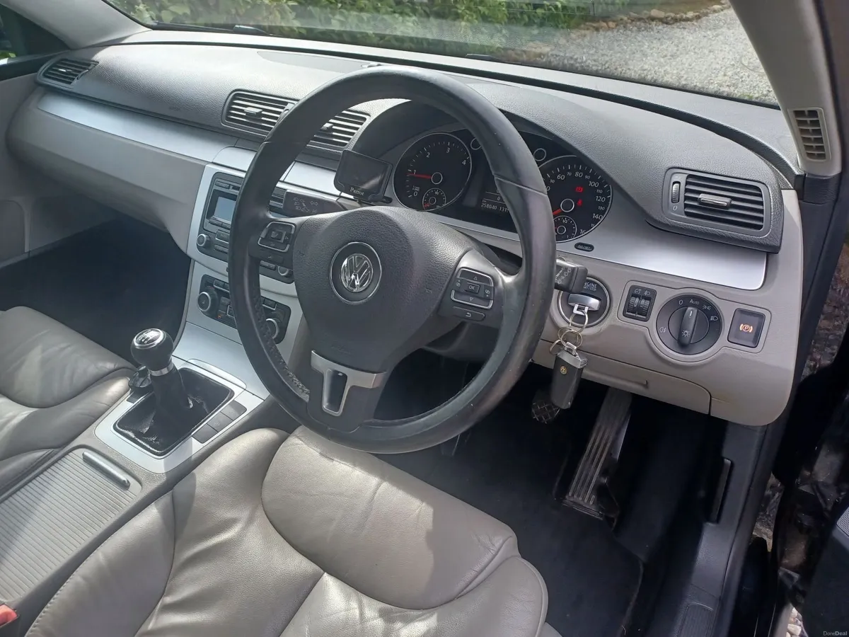 Volkswagen Passat Highline tdi Bluemotion 2010 - Image 6