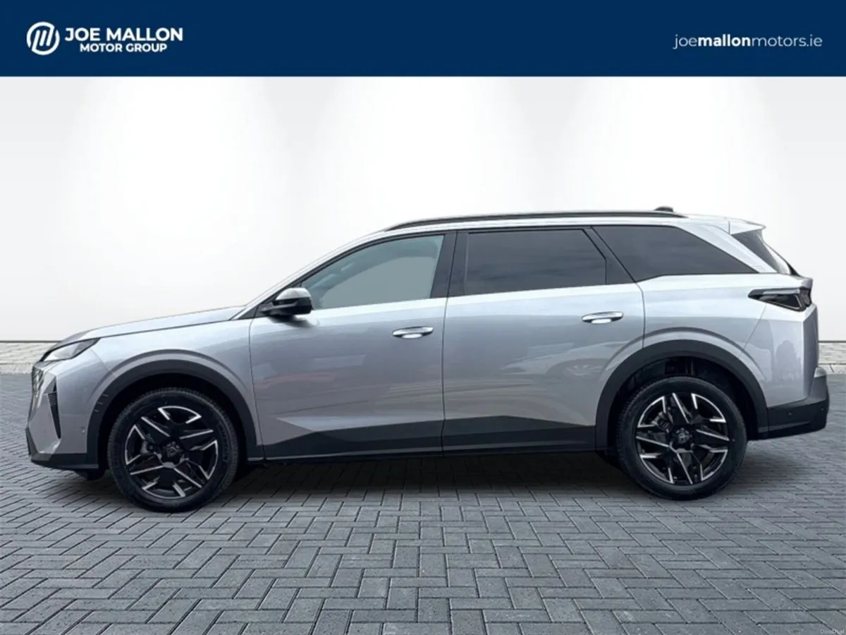 Peugeot 5008 1.2 MHEV 145bhp E-DCS6 Allure - Image 4