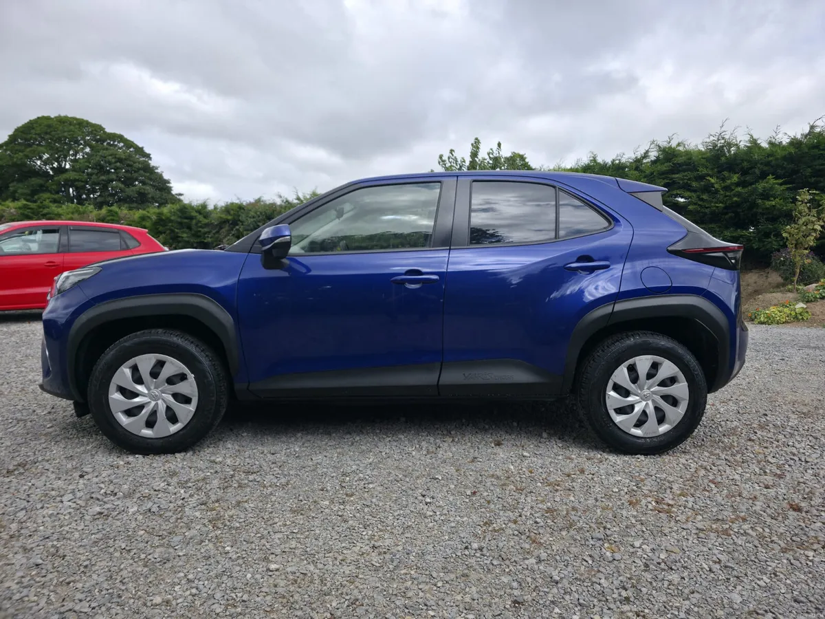 2022 Toyota Yaris Cross 1.5 Hybrid - Image 2