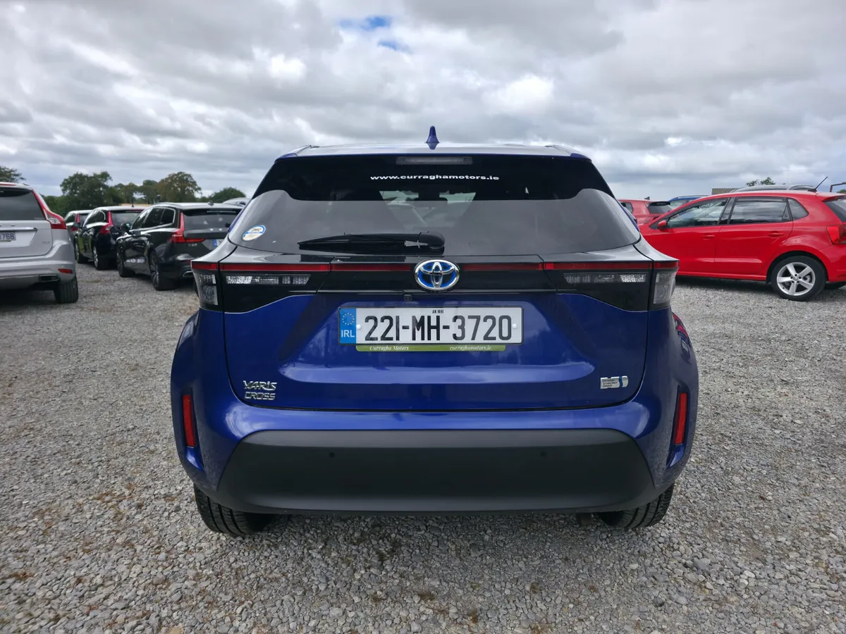 2022 Toyota Yaris Cross 1.5 Hybrid - Image 4