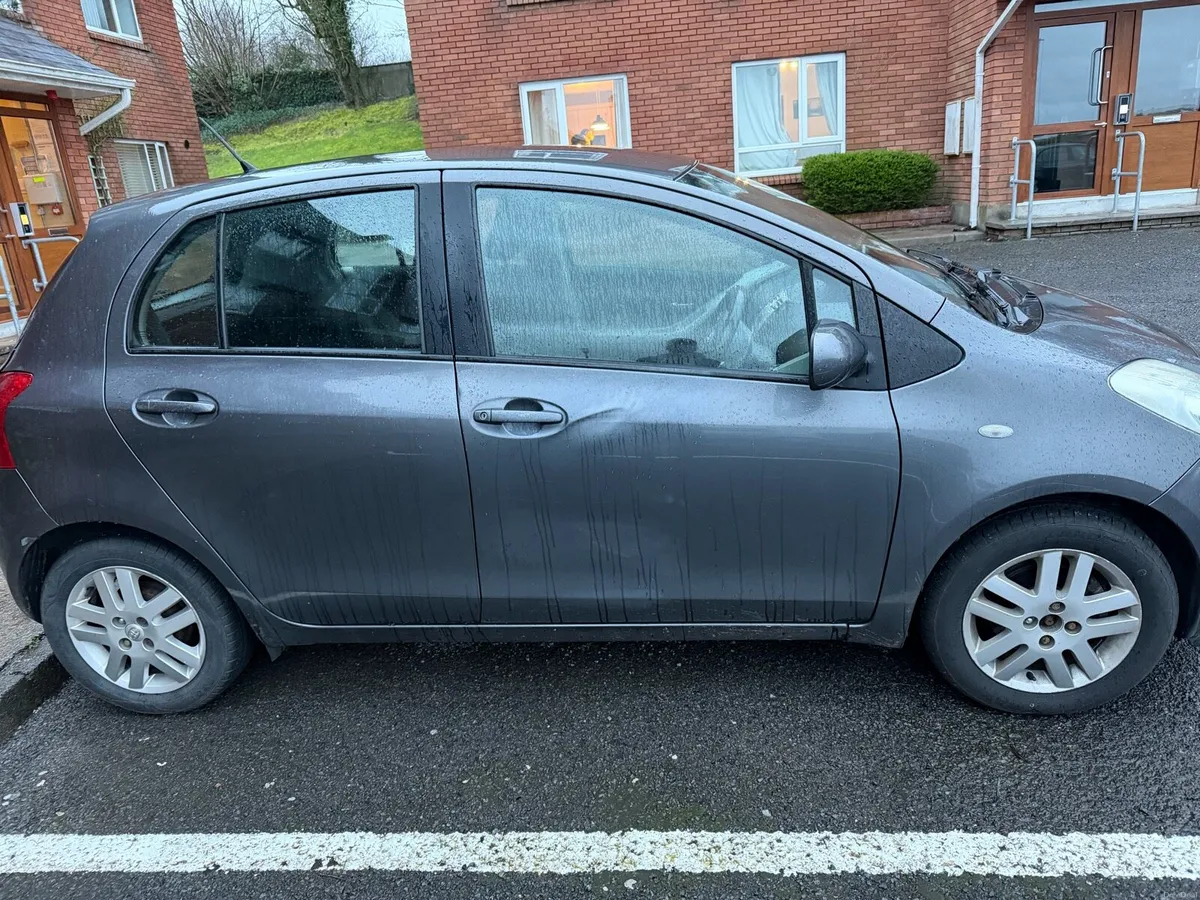 Toyota Yaris 1.3L - Image 2
