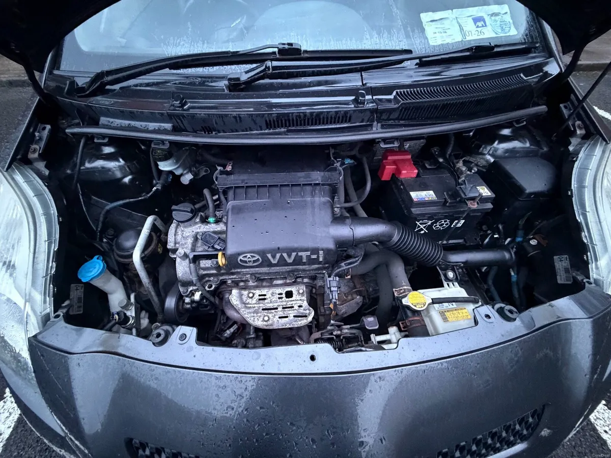Toyota Yaris 1.3L - Image 6