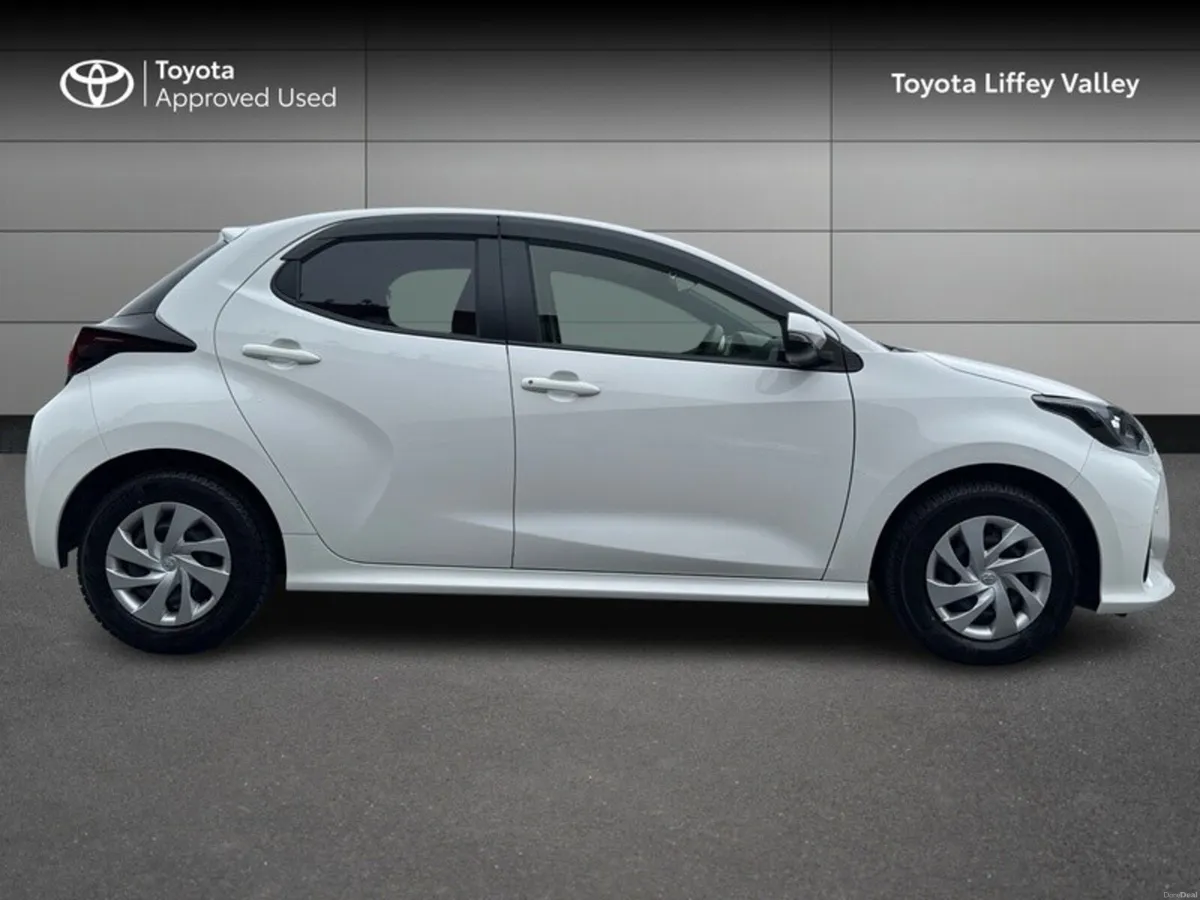 Toyota Yaris YARIS 1.5 HYBRID - Image 3