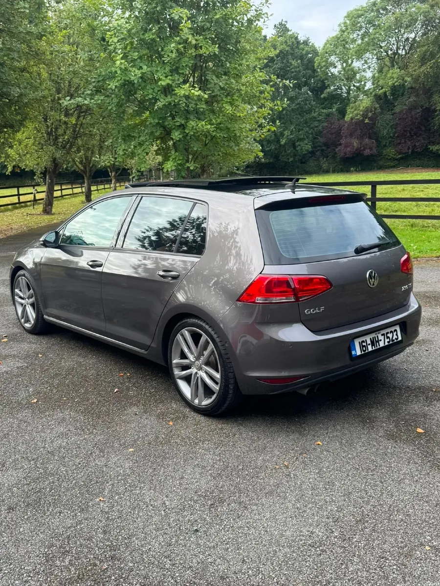 Volkswagen Golf 1.4 TSI Panoramic Sunroof Leather - Image 4