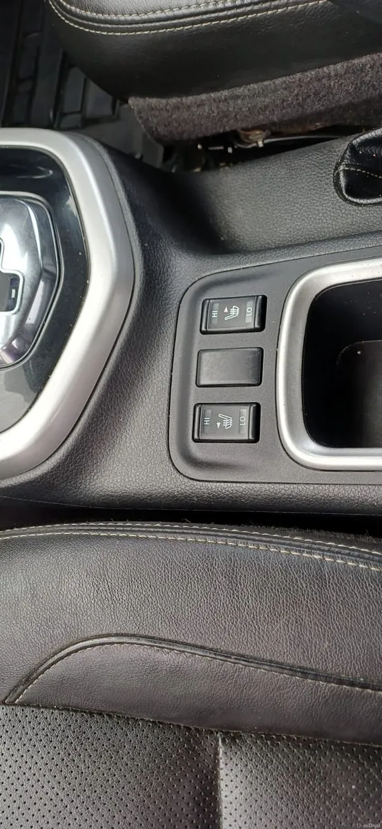 Nissan NAVARA 2.3 DCI TEKNA ......NO VAT.... - Image 5