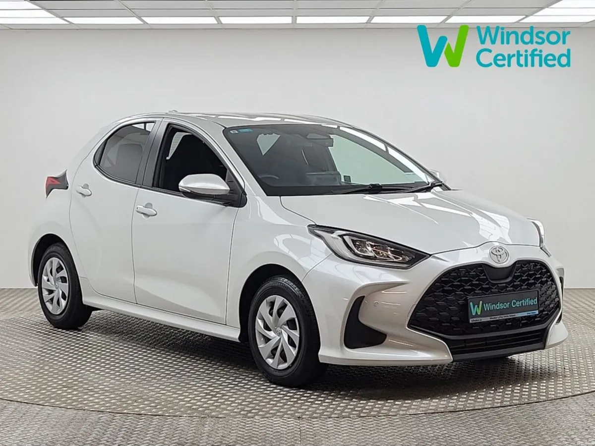 Toyota Yaris HYBRID SPORT - Image 1