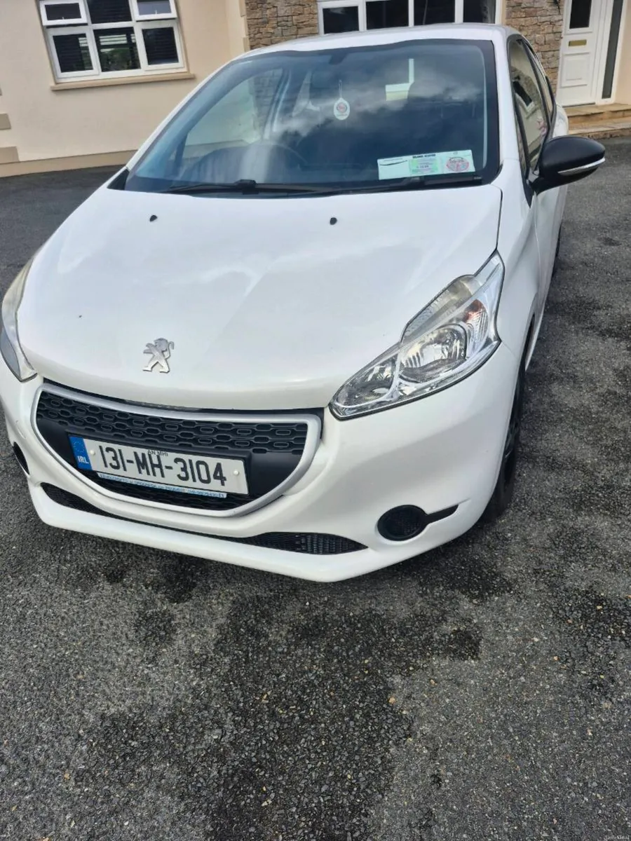Peugeot 208 - Image 4