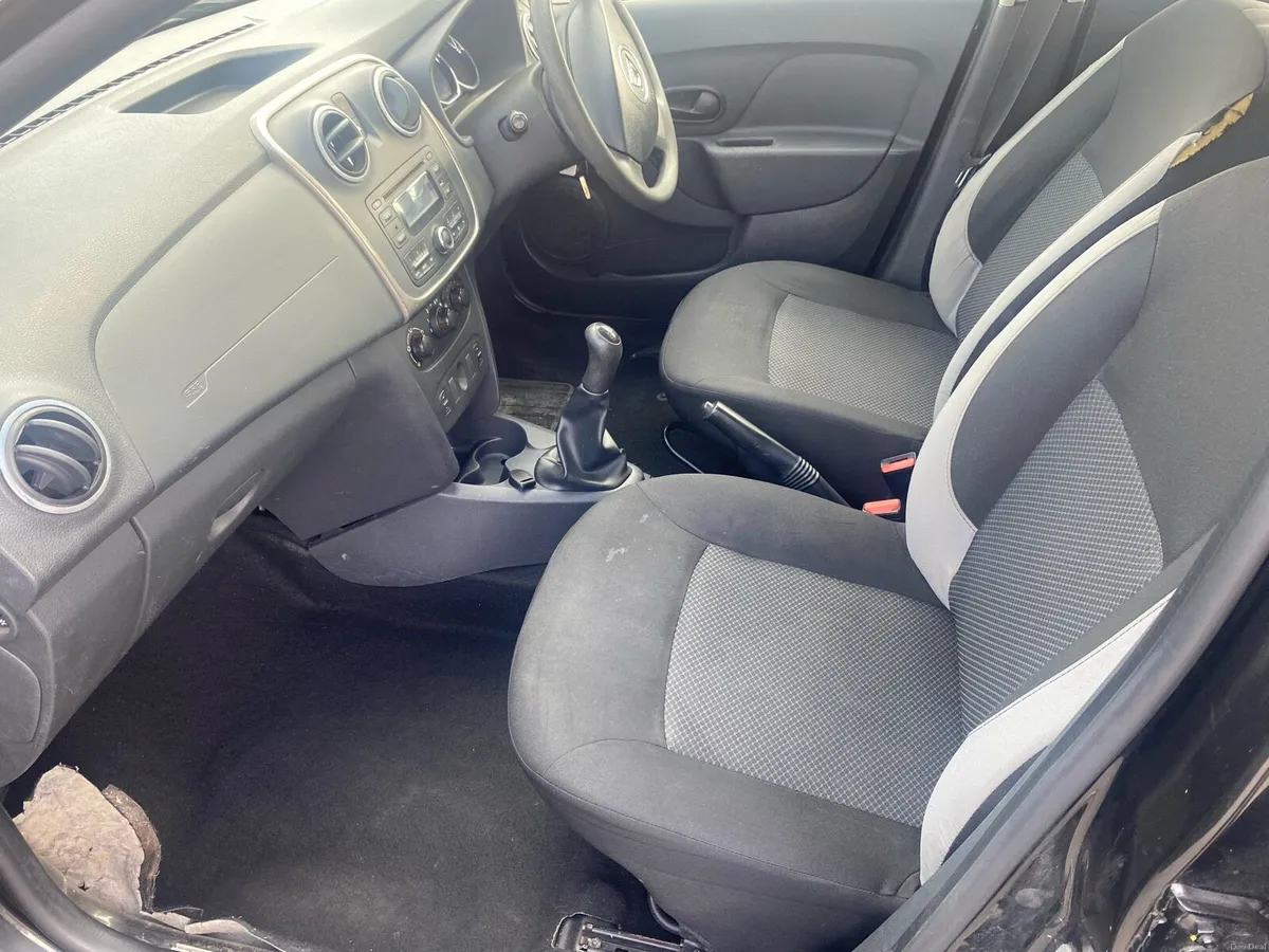 Car - Image 6
